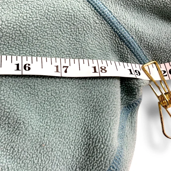 Mountain Hardwear Women's Microchill in Glacial 1/4 Zip Pullover size medium - Picture 12 of 16